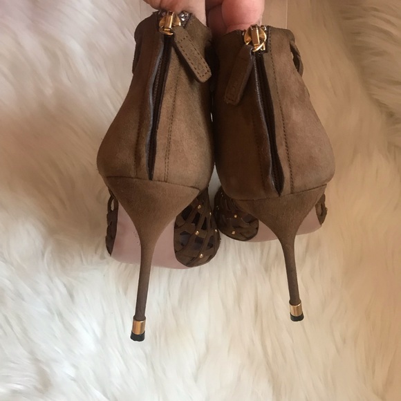 ⭕️SOLD⭕️ GUCCI Embellished Cage Booties Sandals - Picture 6 of 8